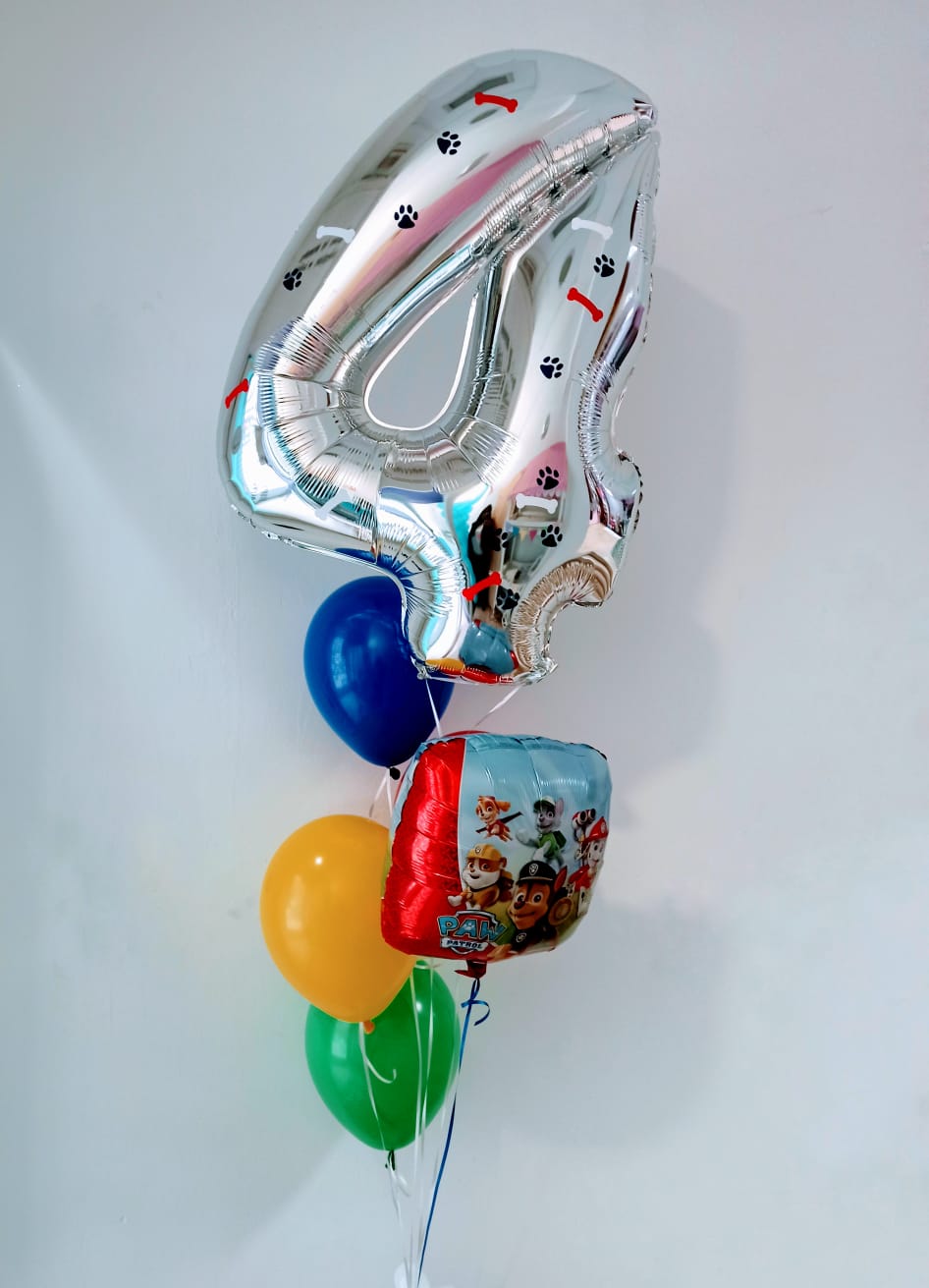 decoración globos personalizada cumpleaños 4 años